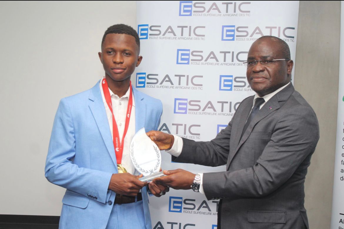 Reçu et célébré par le Ministère de la Transition Numérique et de la Digitalisation pour ma victoire mondiale à la Huawei ICT Competition 2024